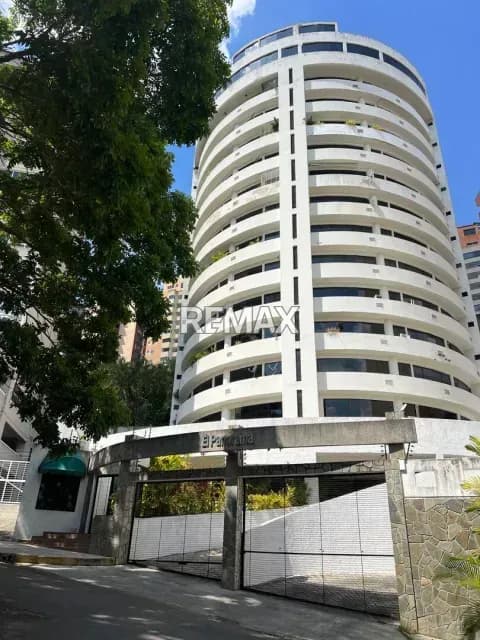 EN VENTA APARTAMENTO REMODELADO EN EL PARRAL 132M2