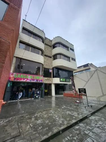 Oficina O Local Comercial En Zona Centrica Y Demandante De Cagua.