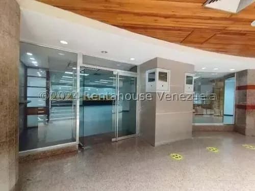 Excelente Local Ideal Para Agencias Bancarias, Compañía De Seguro O Cualquier Otro Servicio Que Requiera Atención A Gran Cantidad Personas