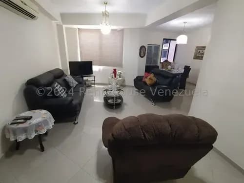 Daniela Linarez Vende Hermoso Apartamento De 127m2 Con Acabados De Primera Calidad Y Diseño Moderno Ubicado En Privilegiada Zona Al Este De Barquisimeto