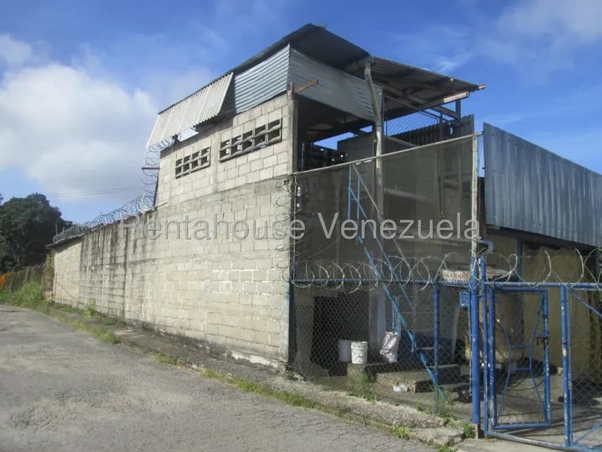Comercial (Galpon - Deposito) en Venta en Mariche, Distrito Metropolitano
