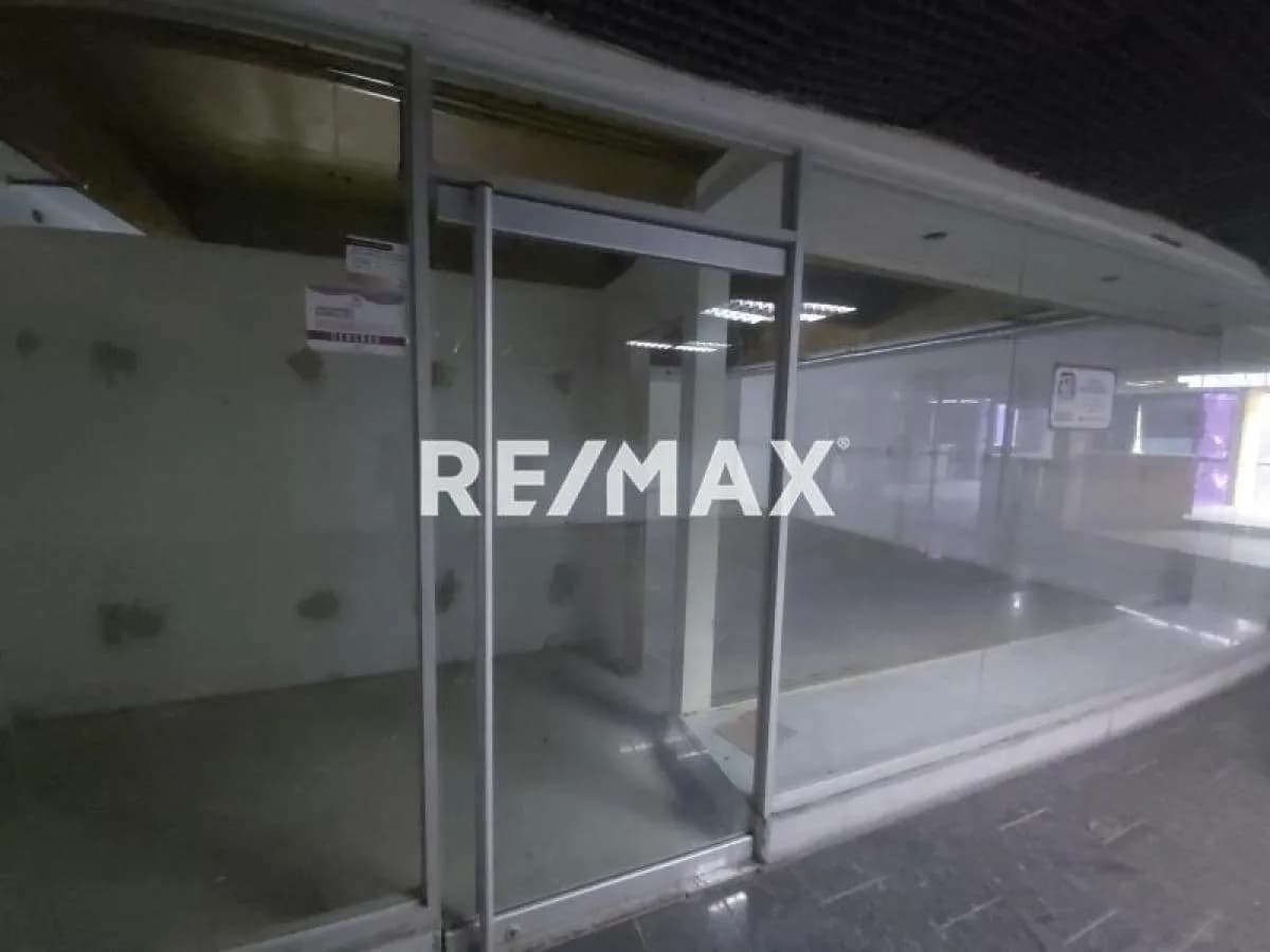 Local Comercial en Alquiler _ C.C. Macaracuay Plaza (C2 16)