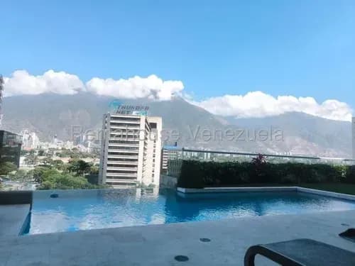 Penthouse ( De Revista / 2 Niveles / Amoblado / Remodelado / Equipado ) Venta Lomas De Las Mercedes ( Resd. Remanso Panorama ) Mls - 26-14176