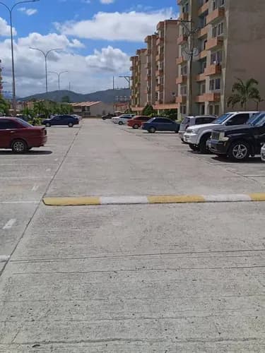 Confortable Apartamento En Venta En Piso Alto Con Pozo Propio Y Seguridad Urbanización San Diego, Conjunto Residencial La Abadía