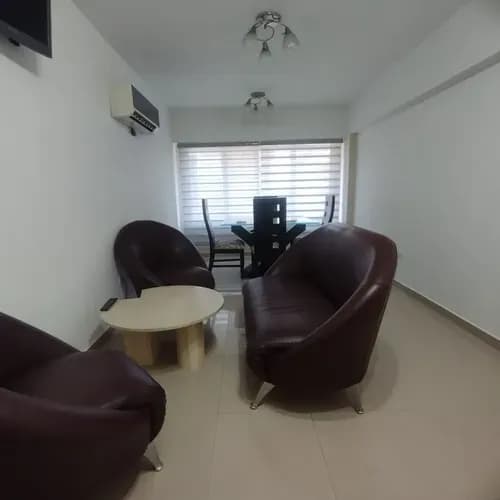 Apartamento En Alquiler Totalmente Amoblado En Piso Medio Con Pozo De Agua Y Condominio Incluido Residencias Mikerinos, Urbanización Terrazas De Los Nísperos