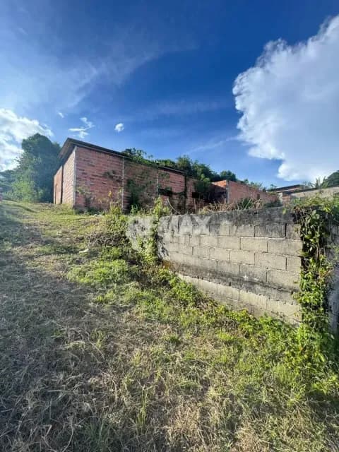 En venta lote de terreno, con un pequeño galpón en obra gris Ubicado en Sector Lagunilla, Aldea Zorca