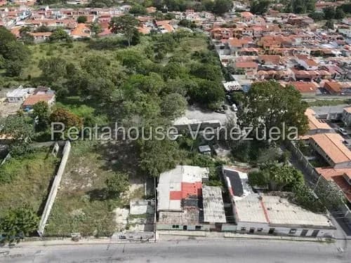 Daniela Linarez Vende Terreno De 9142,81 M2 Ligeramente Inclinado Con Agua Constante, Servicio De Gas Por Tubería, Ideal Para Desarrollar Cualquier Proyecto Comercial, Los Rastrojos Cabudare
