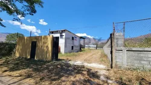 Venta De Terreno Con Mini Galpon Y Oficina