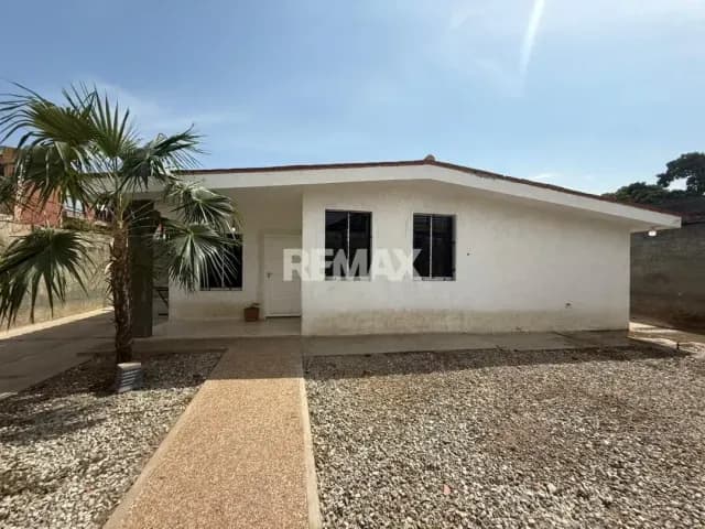 Casa Quinta una sola planta Calle 45 Canta Claro