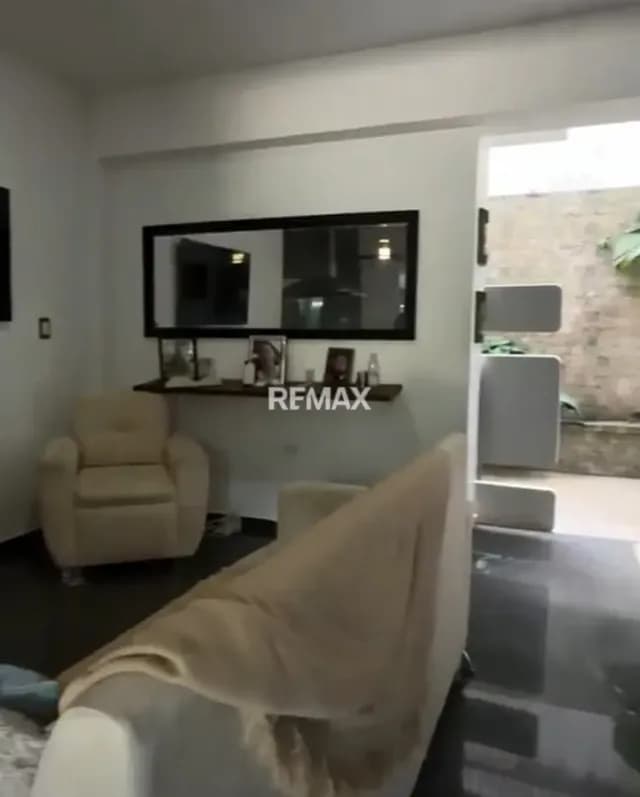 EN ALQUILER HERMOSA CASA EN TERRAZAS SANTA MARIA