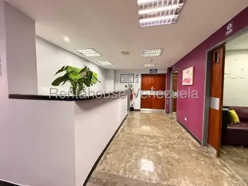 Marinel Saavedra Ofrece En Venta Espectacular Edificio En Zona Este De Barquisimeto, Con 1220m2, Con Todos Los Servicios Basicos! Cod 26 20776.