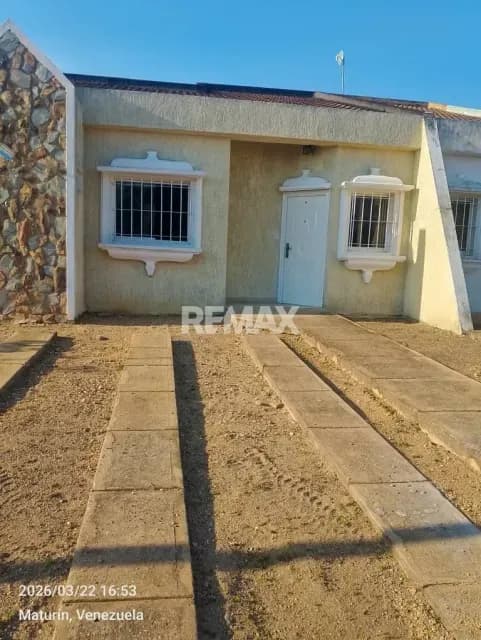 Alquilo casa Sin Amoblar en la zona Sur, urbanización Lomas del viento.