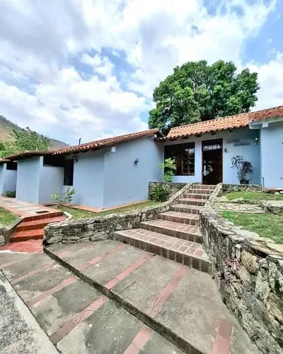 Venta Casa Exclusiva Urb. Cerrada, Vía El Castaño Ojo De Agua, Maracay, Aragua
