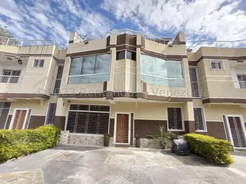 Con Vista Panoramica Elegante Casa Quinta En Venta En El Limon Maracay 23-21467 Mmarin