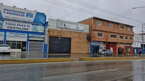 Fp 243973 Galpón Av Lisandro Alvarado Valencia A Pie De Calle