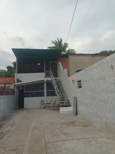 Dh Ofrece Solo Para Clientes Casa De Dos Niveles Para Rediseñar En Las Quintas De Naguanagua