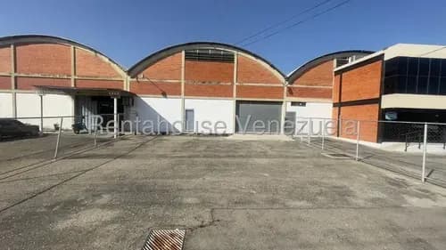 Excelente Galpón En Venta En La Zona Industrial 1 De Barquisimeto, Cód. 26-10009, Karen Burgos, Rodeado De Reconocidas Empresas, Con Tanque Subterráneo, Ideal Para Operaciones Independientes.