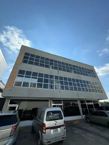 Johana Lazaro Alquila Exclusivo Galpon En Zona Industrial Henry Ford **solo Para Clientes Directos**