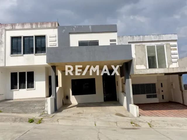 CASA EN OBRA NEGRA, ubicada en La Castellana