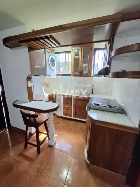 SE ALQUILA APARTAMENTO EN EDIF MONTERREY