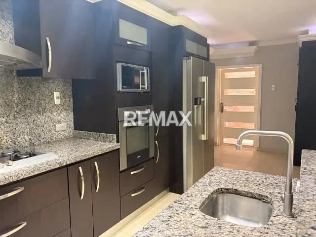 Alquiler de town house actualizado y semi equipado en San Francisco