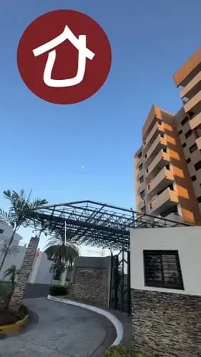 Apartamento Con Vista 180 Grados Del Edificio, Con Doble Balcon , Uno En La Sala Y Otro En Una De Las Habitaciones, Cada Una De Ellas Cuenta Con Baño Privado