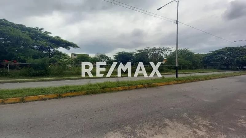 VENDO TERRENO