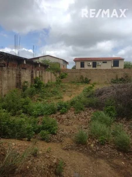 TERRENO EN URB. BRISAS DE JUAN GRIEGO, MUN. MARCANO, ISLA DE MARGARITA.