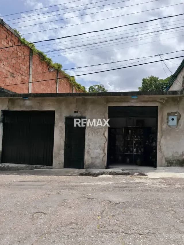 VENTA DE CASA EN COLON BARRIO URDANETA