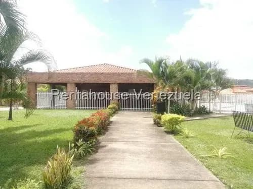 Teresita Luigi Vende Privacidad Y Comunidad: El Equilibrio Que Tu Familia Busca. San Diego, Carabobo Tl 26-6383