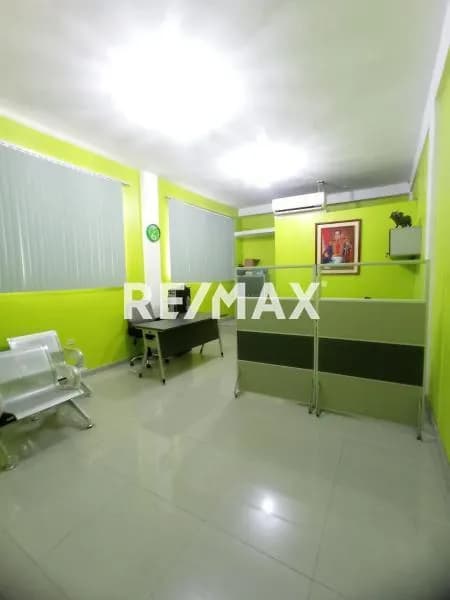 ALQUILER DE OFICINA CON PLANTA ELECTRICA 100%