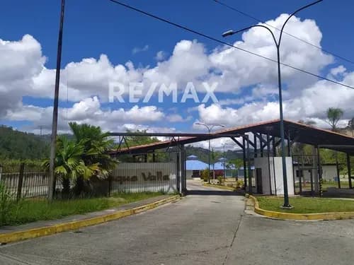 Amplia Y Hermosa Quinta En Venta En La Urb. Bosque Valle