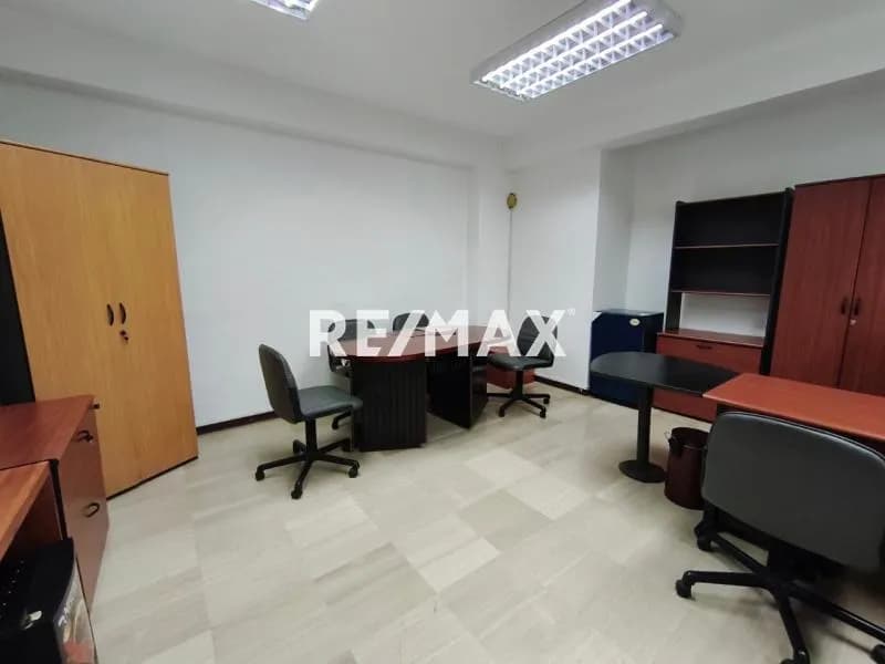 ALQUILER DE OFICINA EN LAS MERCEDES - 40MT2