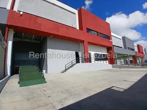 % Rafael Gamarra Ofrece En Venta Galpon En Optimas Condiciones, En Buena Zona De Barquisimeto, Con Mas De 1.000m2, 2f4514. Contactame!