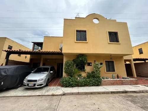 (gb989) En Venta Town House En Piedras Pintadas