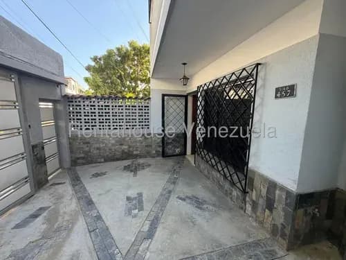 Mb Casa En Venta En Urb Cerrada Horizonte