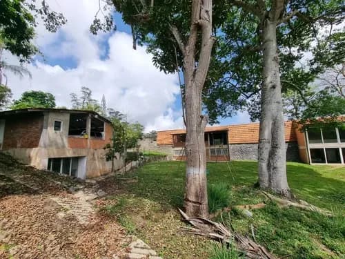 Casa En Venta En Caracas, Los Guayabitos, Exclusiva, Amplia, Manejable
