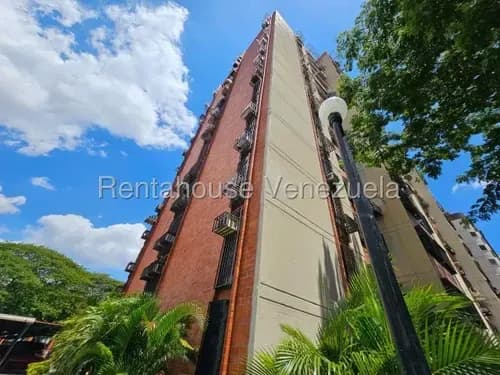 Cómodo Apartamento En Edificio Con Buen Mantenimiento En Urb San Jacinto, More 26-19400