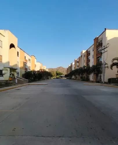 Oportunidad En San Diego: Planta Baja En Res. Valles Del Nogal | Pozo De Agua, 2 Hab, Cocina Equipada Y 3 Split Eglis González