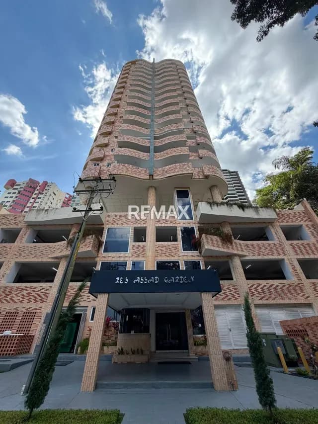 En venta exclusivo PH en El Parral Resd. Asaad Garden Valencia