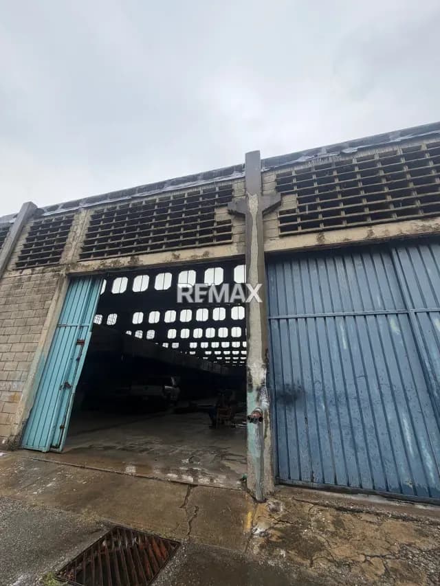 Venta de galpón zona industrial ll