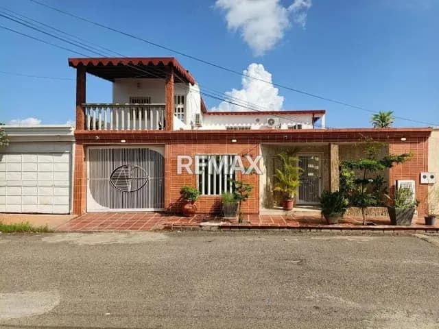 Casa en Urbanización Santa Fe II. En Venta