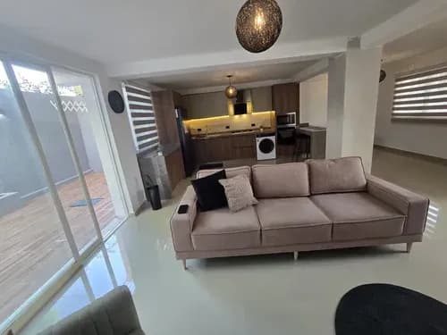 Yasmin Roa Vende Bello Townhouse En San Diego Totalmente Remodelado Cod 326017