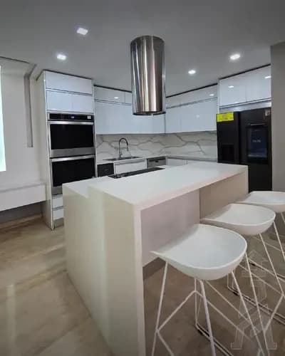 El Faro Bienes Raíces, Ofrece En Venta Hermosa Y Lujosa Casa En El Conjunto Residencial Casa Bote C En La Ciudad De Lechería.