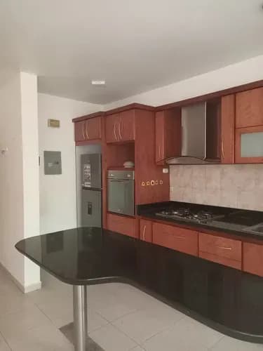 Alquiler - Apartamento En Res. Lomas De Los Mangos, Urb Los Mangos Pl