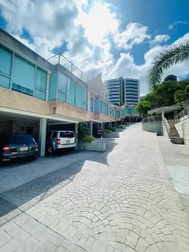 Alquiler De Espectacular Town Houses Amoblado El Parral