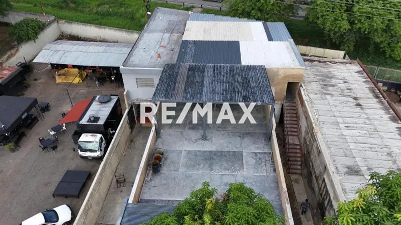 En Venta Casa Comercial ubicada en la calle del Parque Dunas, Naguanagua
