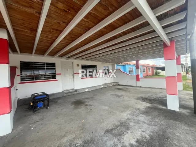 Disponible para la Venta excelente propiedad Urb lomas de santa Sofía
