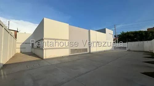 Casa Comercial En Alquiler En Zona Centrica Cb