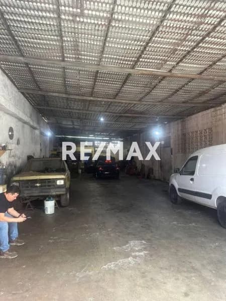En venta Galpón industrial en San blas